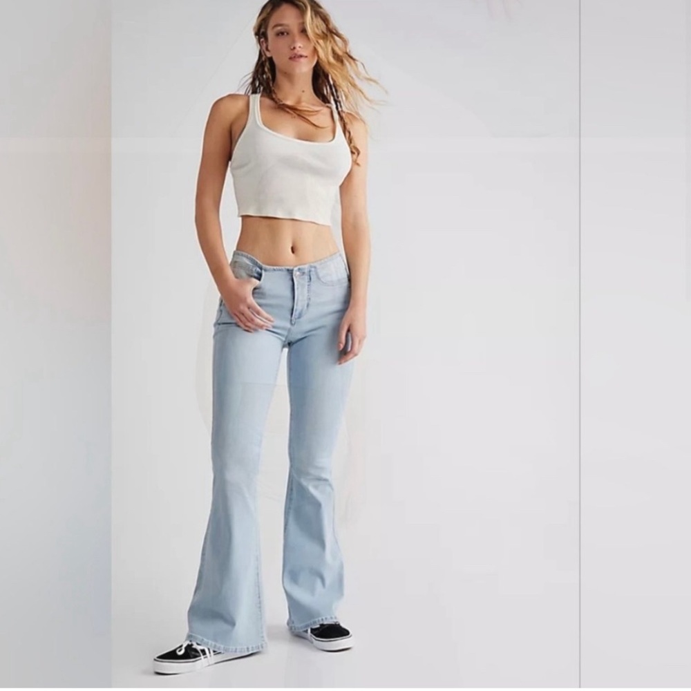 Free People CRVY jeans .. BNWT sz 35 short